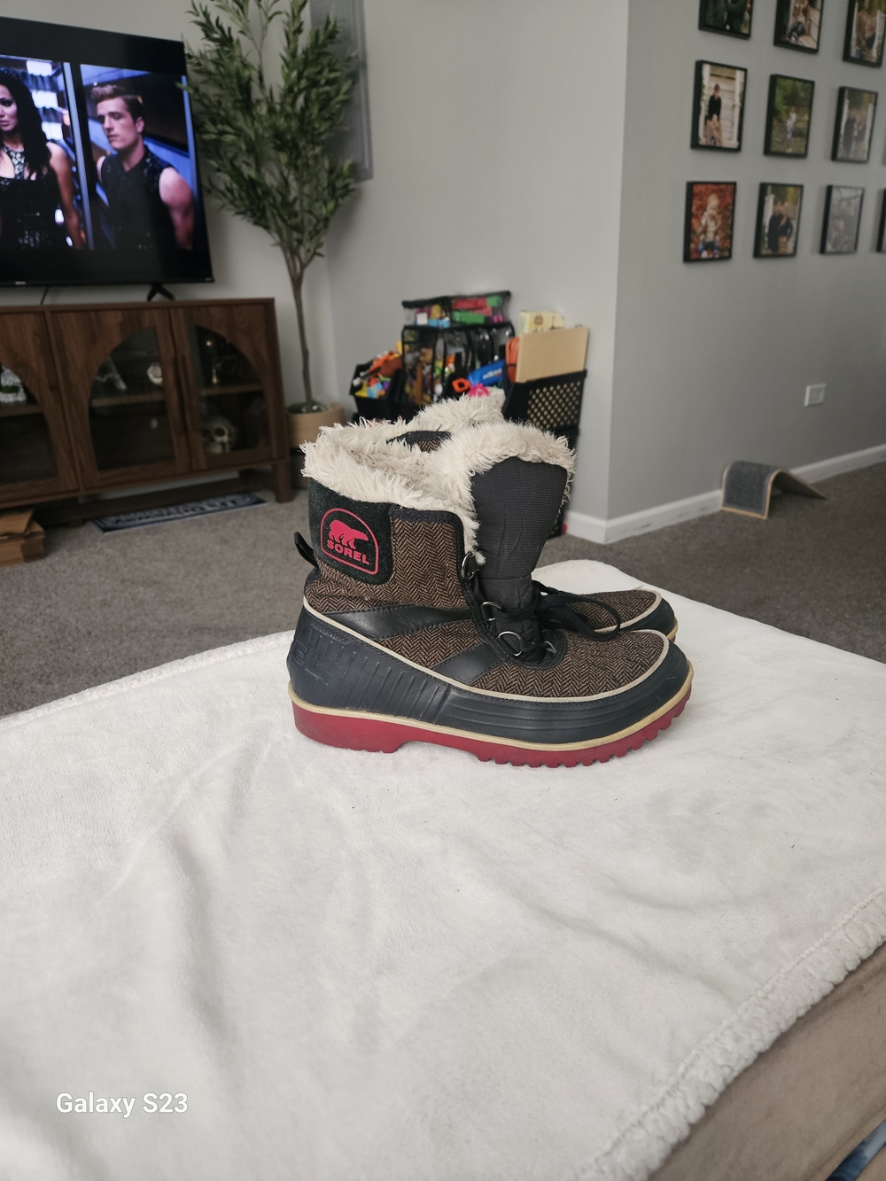 Sorel Women's Winter Boots Faux Fur Waterproof Brown Black Red Size 10